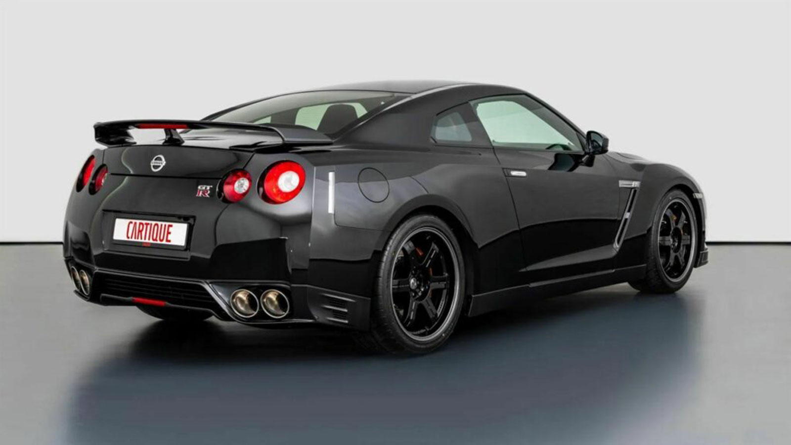 Πωλείται το Nissan GT-R Black Edition του Sebastian Vettel 